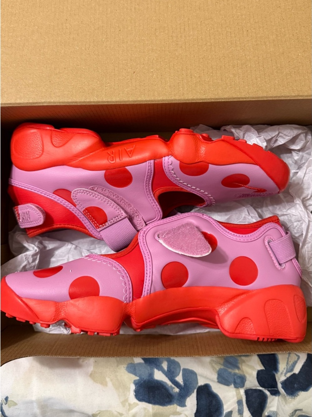 LIMITED EDITION POLKA DOT NIKE AIR RIFTS. - Picture 3 of 4